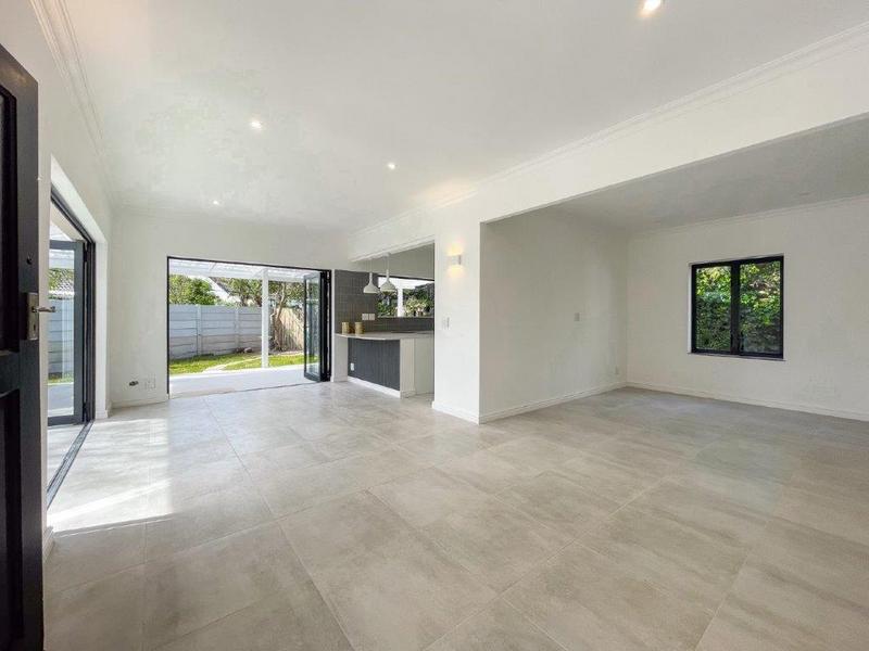 To Let 4 Bedroom Property for Rent in Hout Bay Western Cape